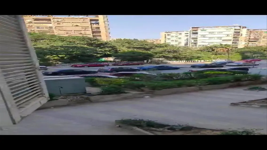 شقة فاخرة مع شرفة للبيع