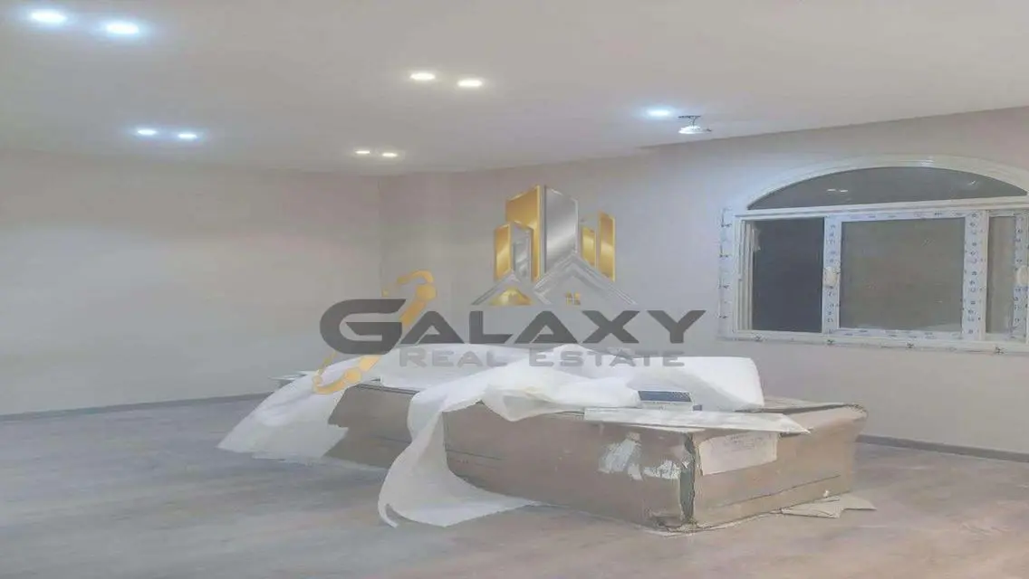 شقة فاخرة مع جميع المرافق في حي متميز