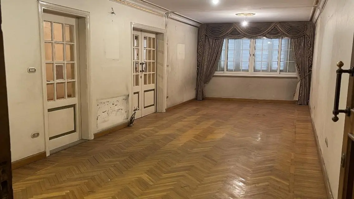 شقه في عمارات رابعة الاستثماري موقع متميز 