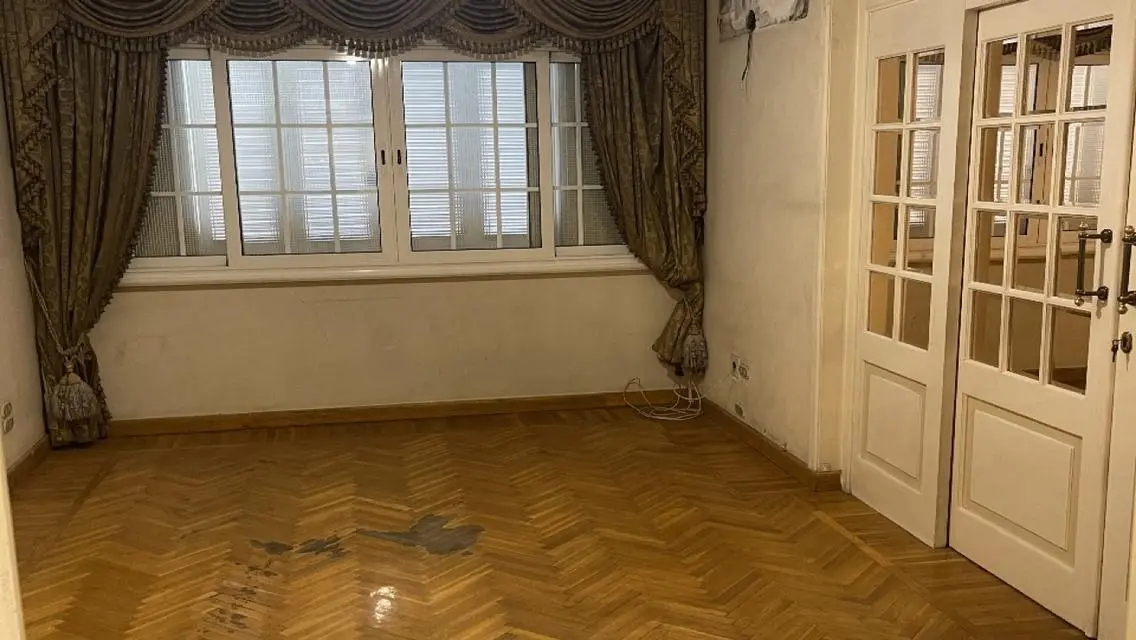 شقه في عمارات رابعة الاستثماري موقع متميز 