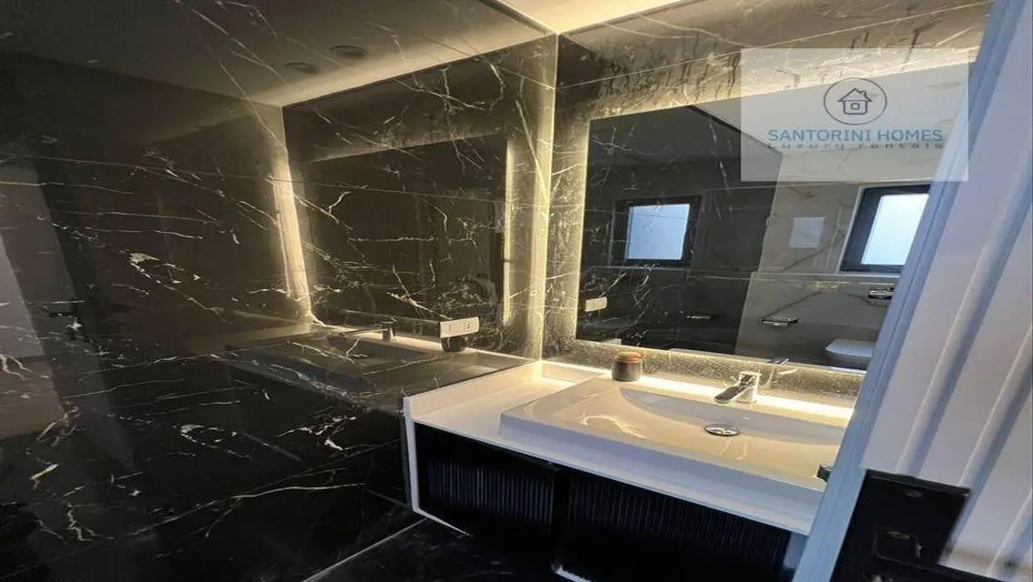 Luxury Apartment for Rent in Santorini