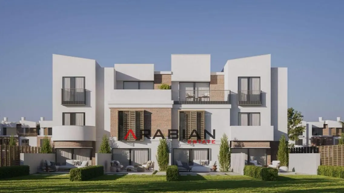 villa next to madinaty dp 900k inst till 10y