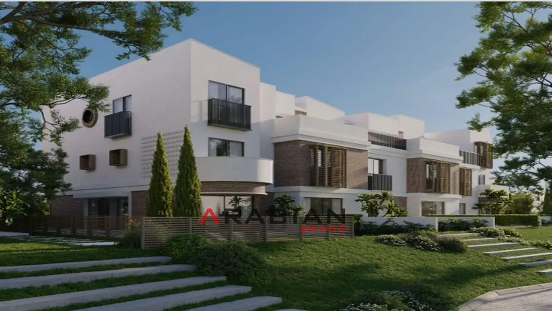 villa next to madinaty dp 900k inst till 10y