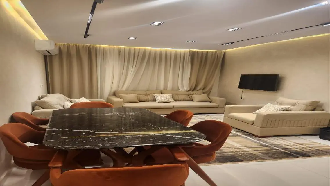 Luxury Apartment for Rent - 6 Rooms