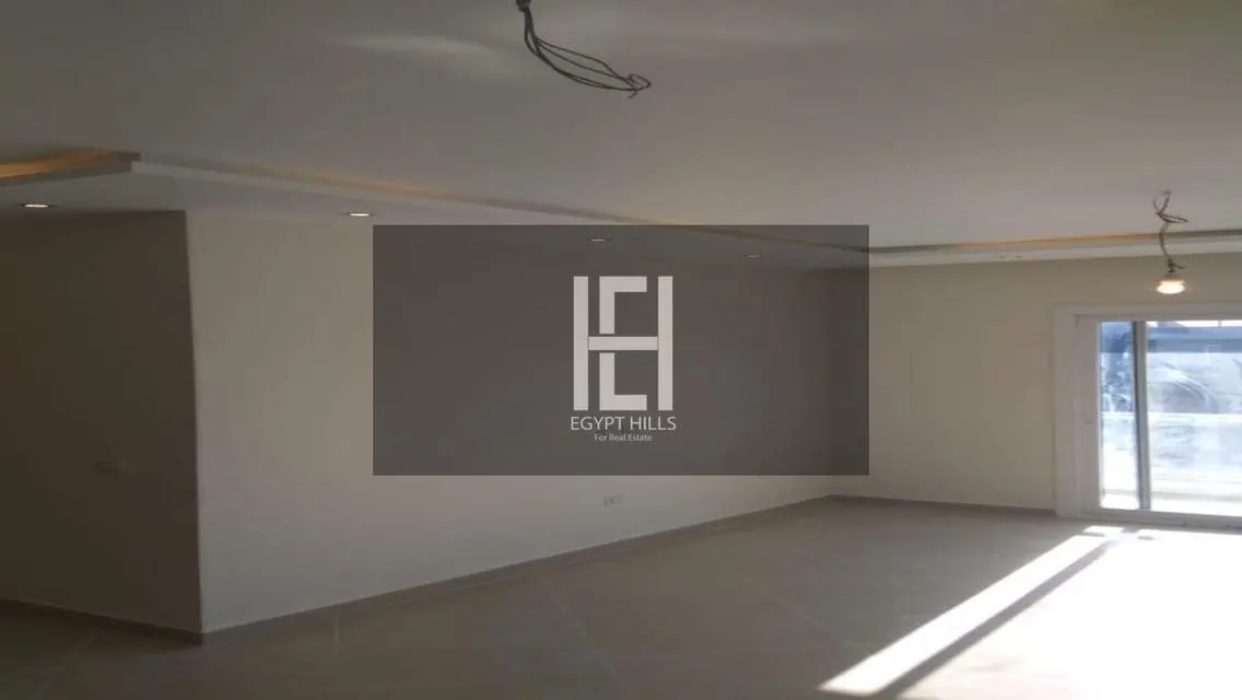 شقة رائعة مع حديقة وشرفة تطل على بحيرات