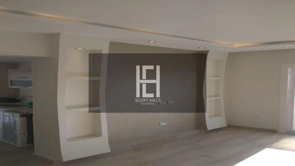 شقة رائعة مع حديقة وشرفة تطل على بحيرات