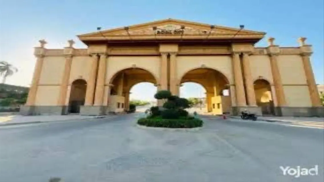 فيلا للبيع في كمبوند رويال سيتي - الشيخ زايد