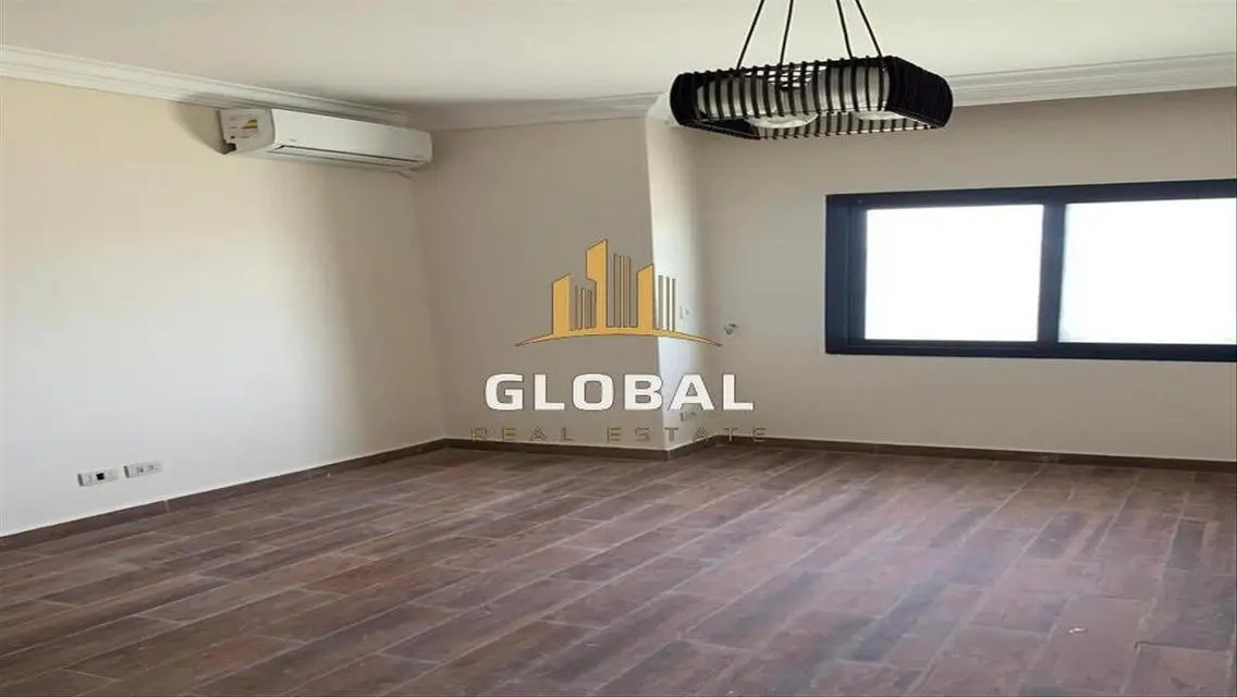 semi furnished Apartment 1st use View central park