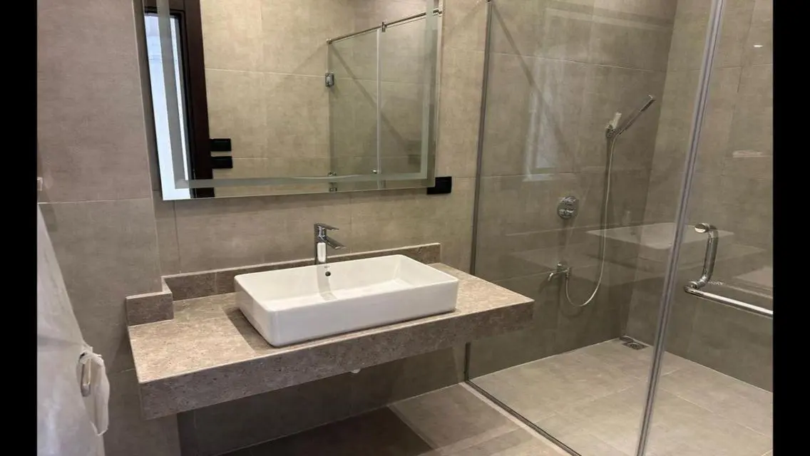 Luxury Apartment with Spacious Private Pool and Garden
