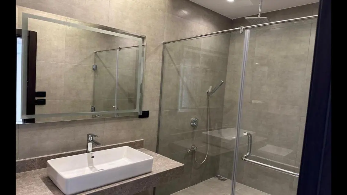 Luxury Apartment with Spacious Private Pool and Garden