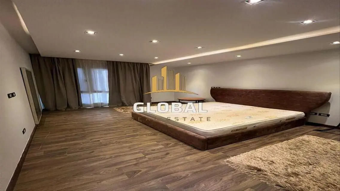 fully furnished Triplex1st use+ Nanny+Laundry room