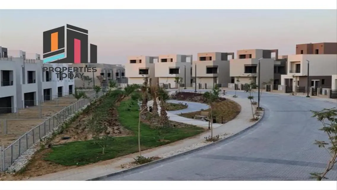 Luxury Villa with Private Garden in the City Center