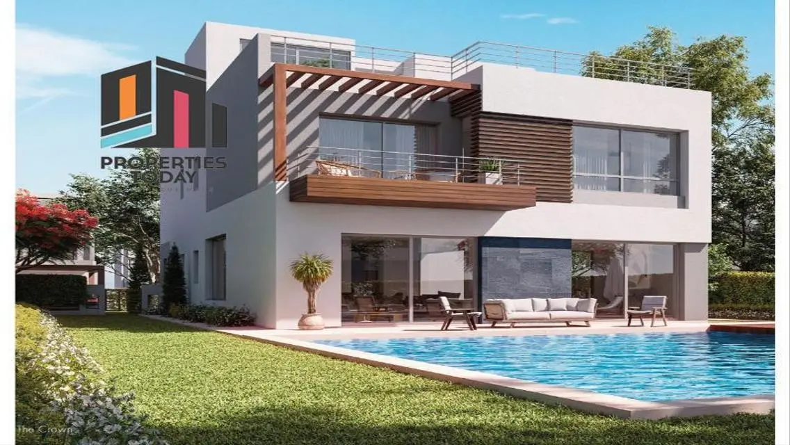 Luxury Villa with Private Garden in the City Center