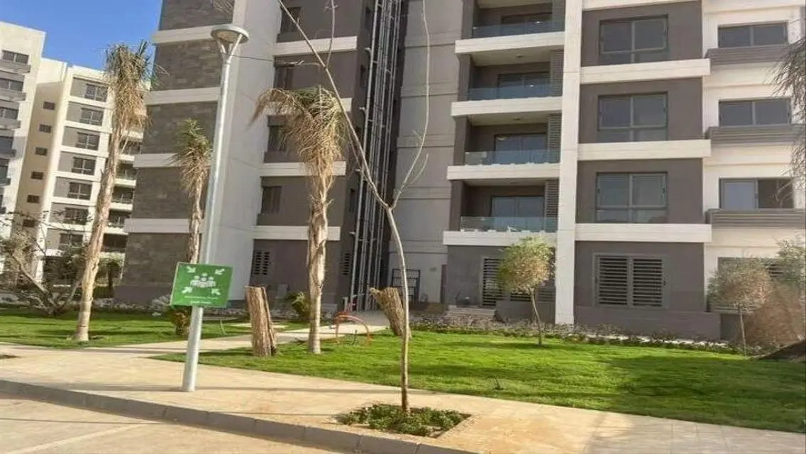 شقة ممتازة بثلاث غرف للبيع في مشروع حديث