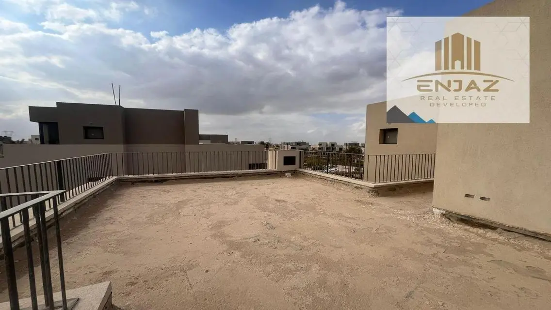 فيلا للبيع في مدينه الشروق في كمبوند سوديك ايست