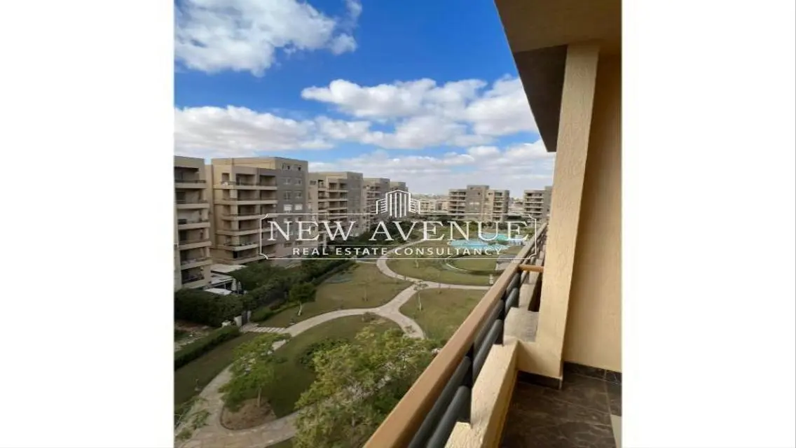 Apartment fully finished prime location in the square