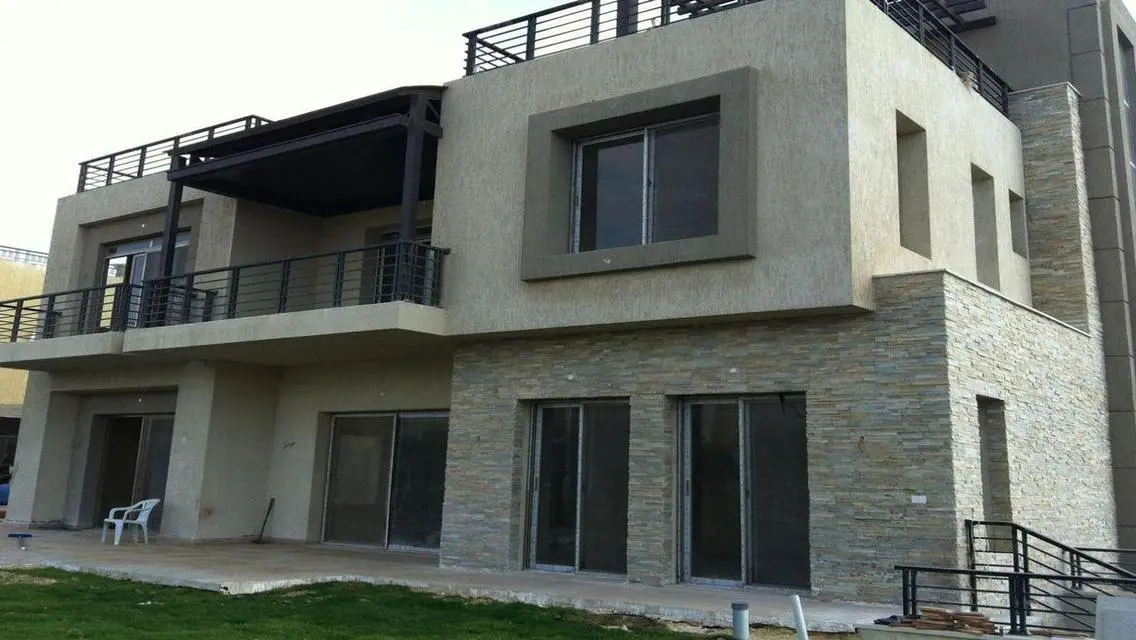 Luxury Villa for Sale with Private Garden and Pool