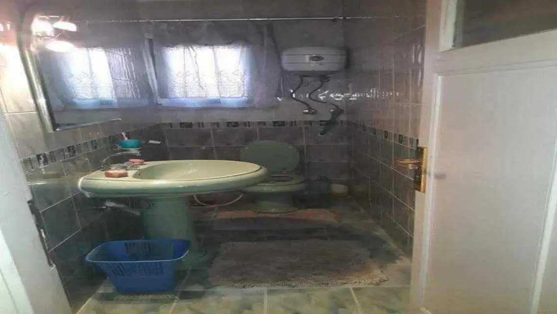 شقة فاخرة للبيع بموقع متميز