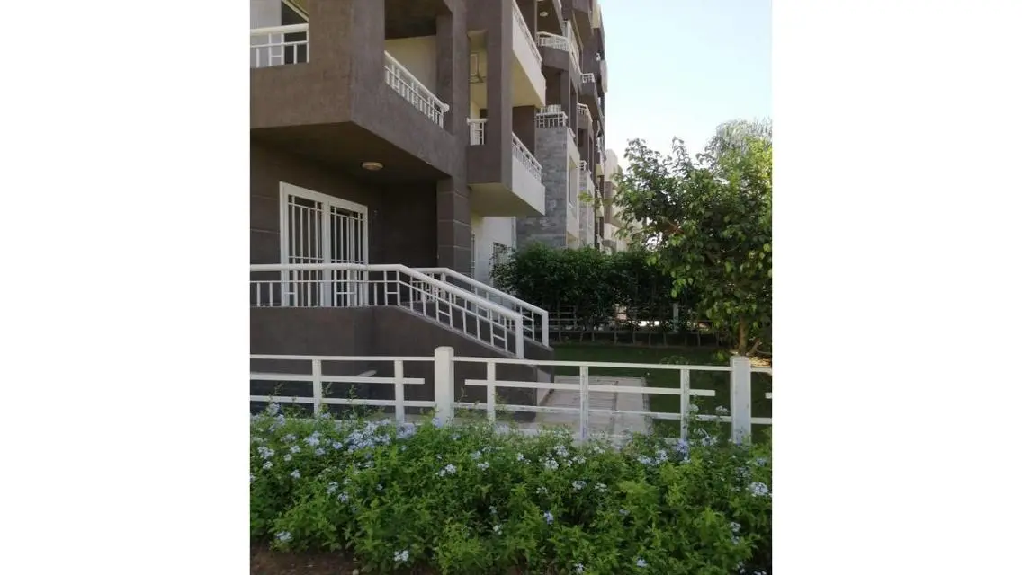 Stunning Apartment in B12 with Private Garden