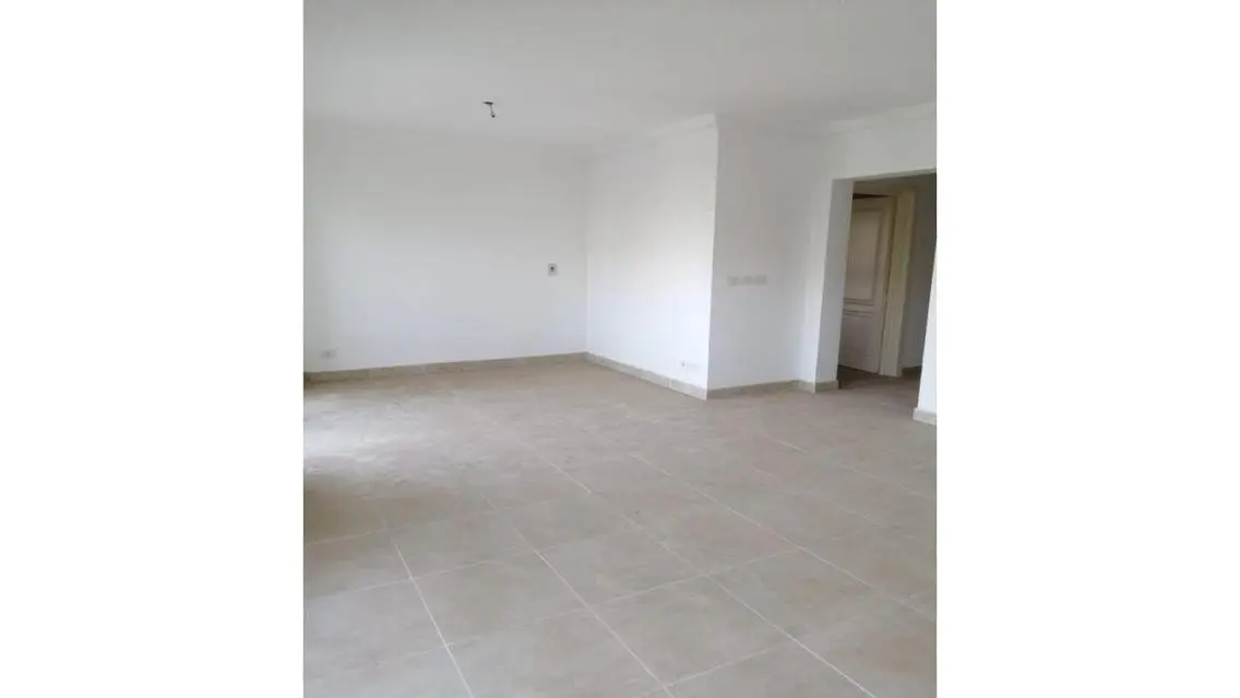Stunning Apartment in B12 with Private Garden