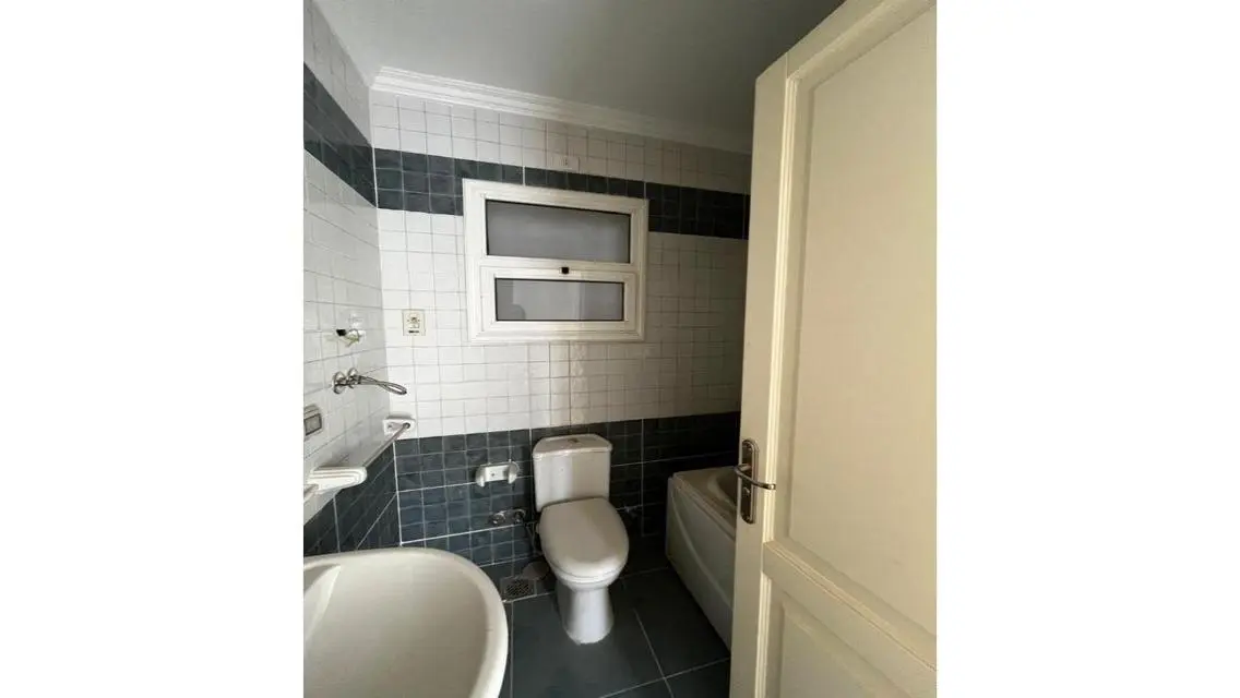 Stunning Apartment in B12 with Private Garden