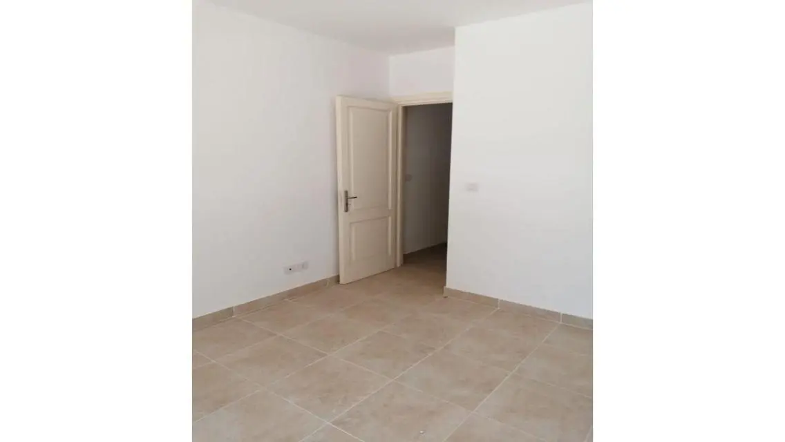 Stunning Apartment in B12 with Private Garden