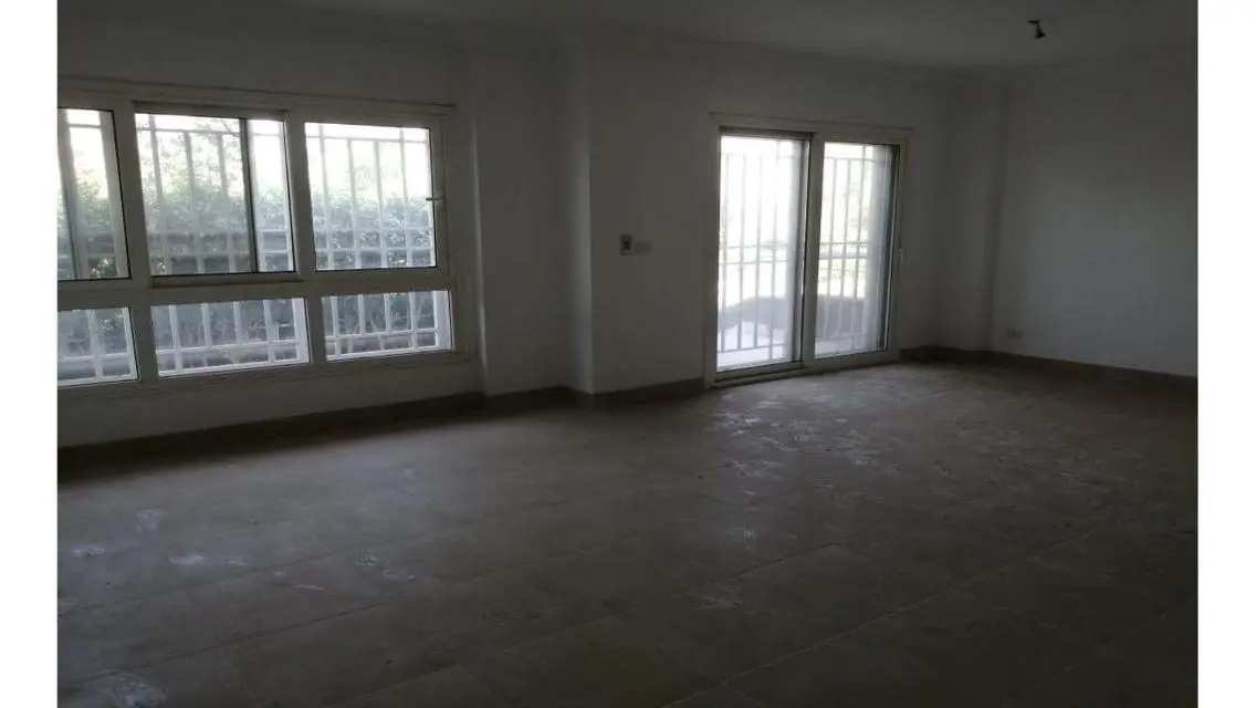 Stunning Apartment in B12 with Private Garden