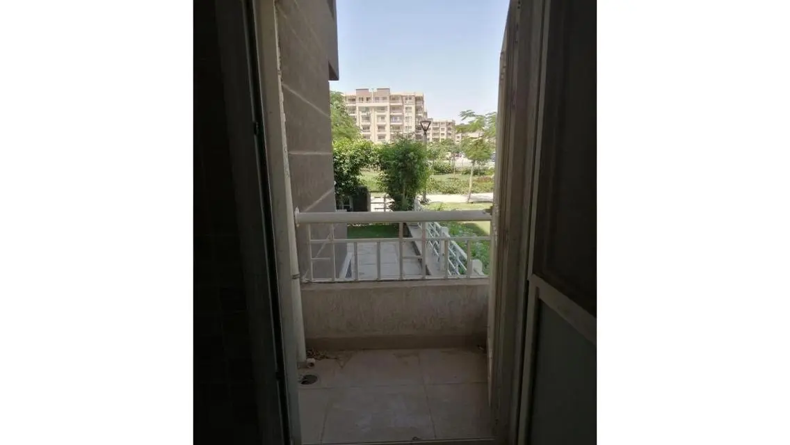 Stunning Apartment in B12 with Private Garden