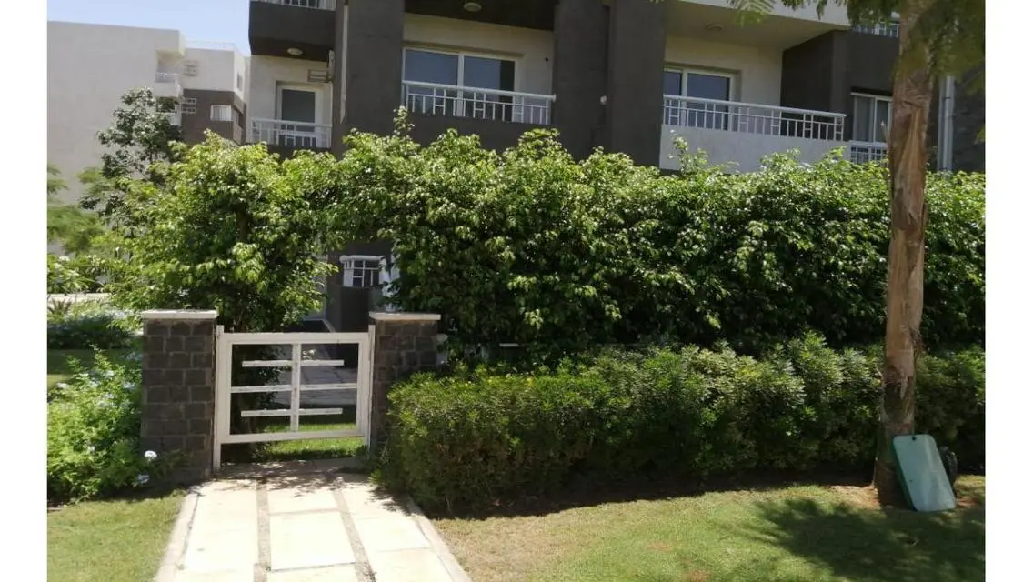 Stunning Apartment in B12 with Private Garden