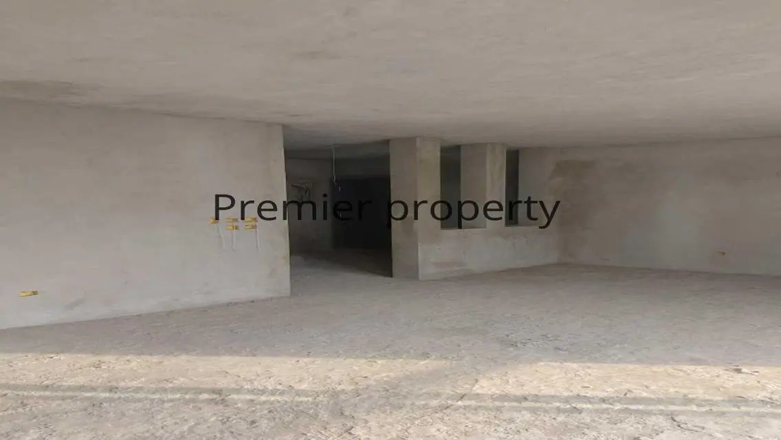 Triplex for Sale at Eastown Sodic