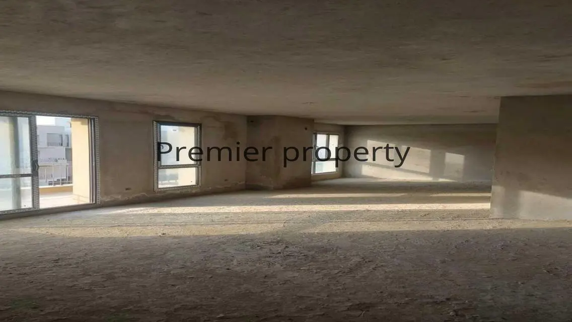 Triplex for Sale at Eastown Sodic