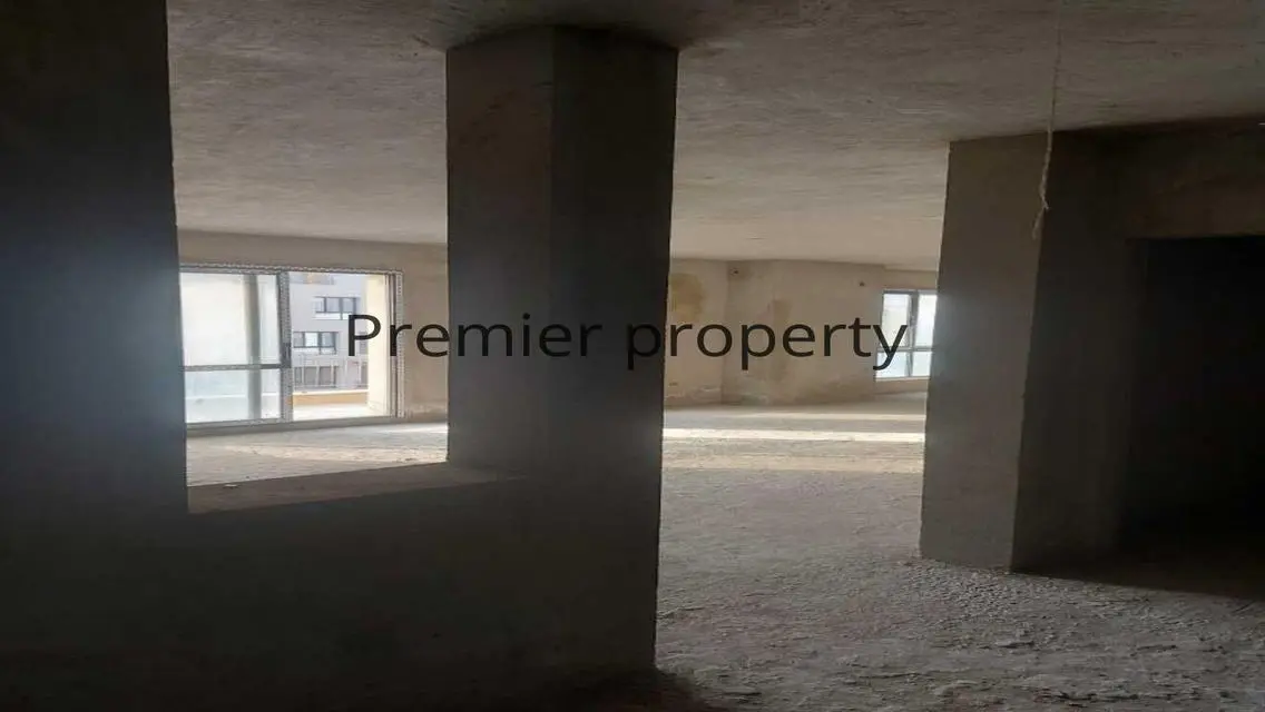 Triplex for Sale at Eastown Sodic