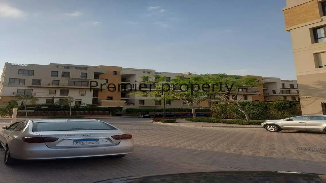 Triplex for Sale at Eastown Sodic