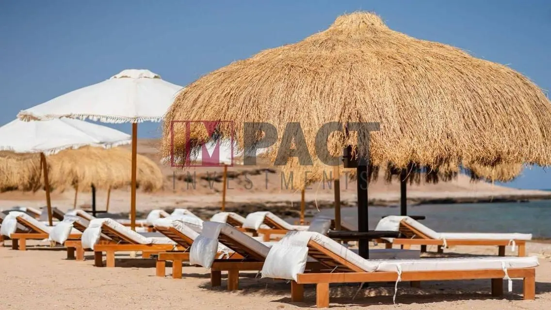 فيلا فاخرة للبيع بمساحة كبيرة مع مسبح خاص وحديقة