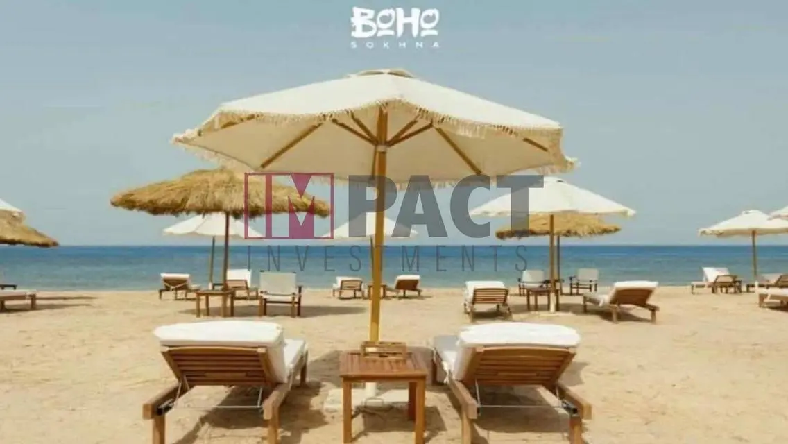فيلا فاخرة للبيع بمساحة كبيرة مع مسبح خاص وحديقة