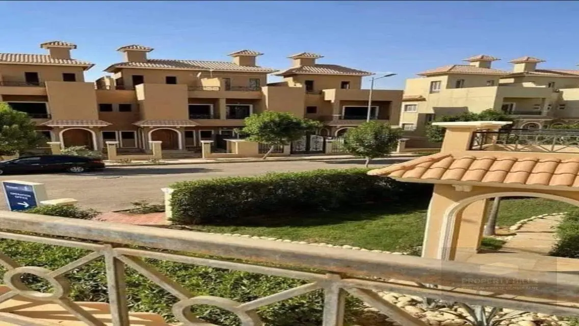 شقة فاخرة مطلة على المعالم الرئيسية في المنطقة