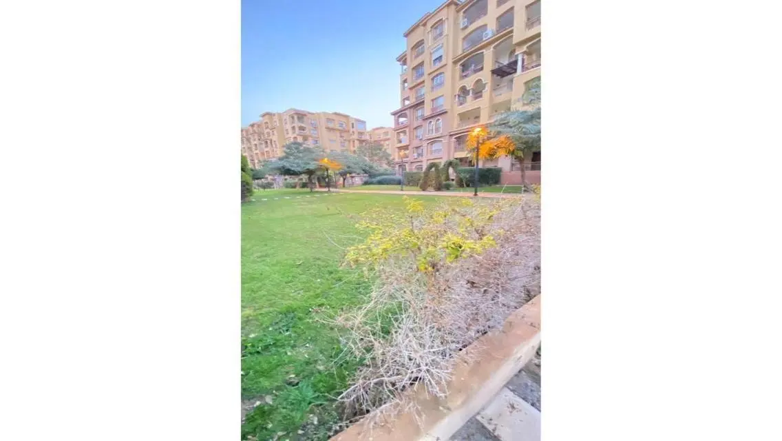 Flat villa sale cash in Madinaty B1 Garden View