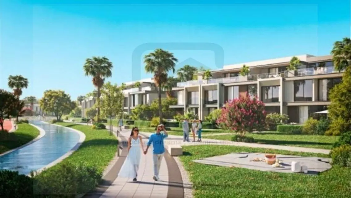 Prime villa in PX Palm Hills, 6 October over 8year