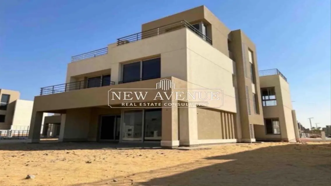 Delivered villa prime location in palm hills new cairo