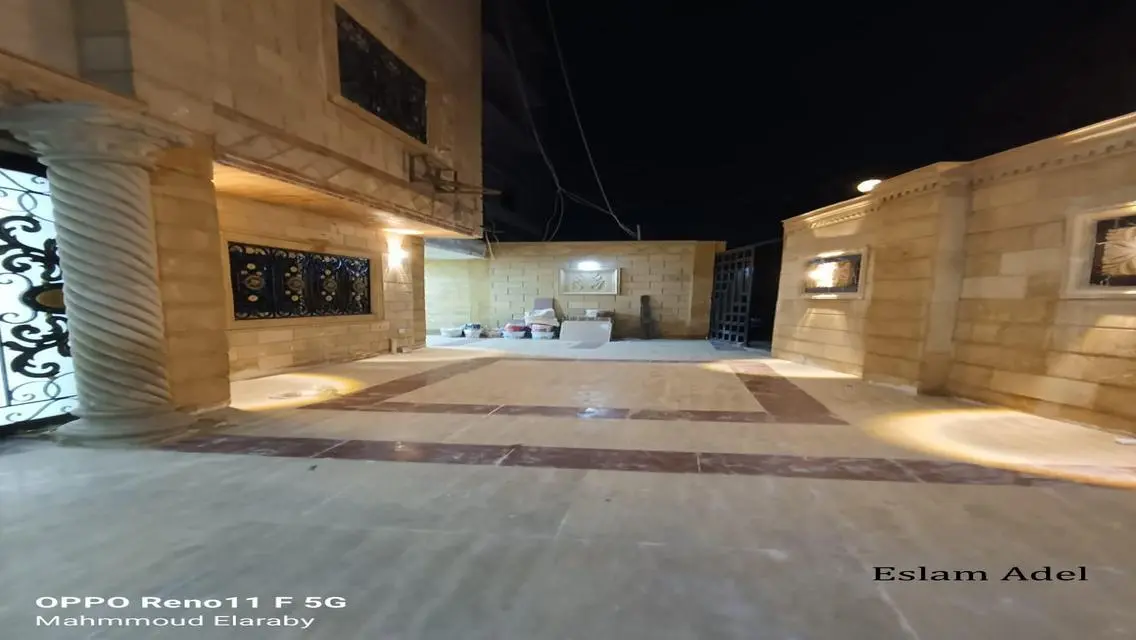 Luxurious House with Private Garden