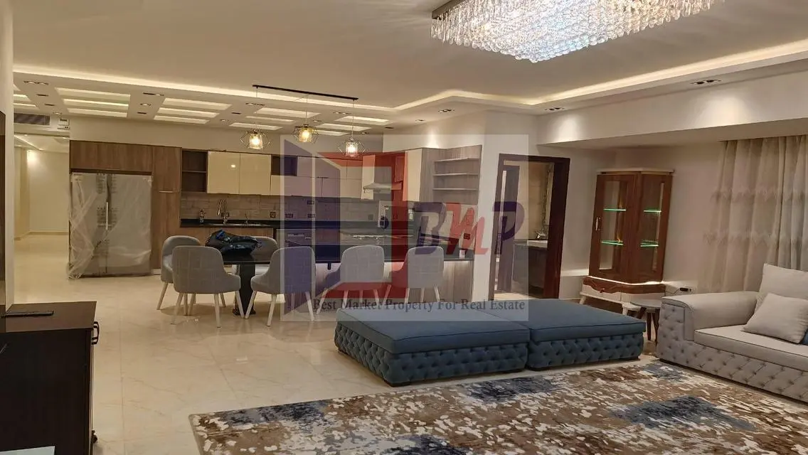 شقة فاخرة للإيجار بتسهيلات مميزة