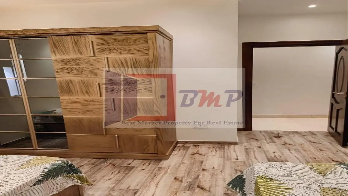 شقة فاخرة للإيجار بتسهيلات مميزة