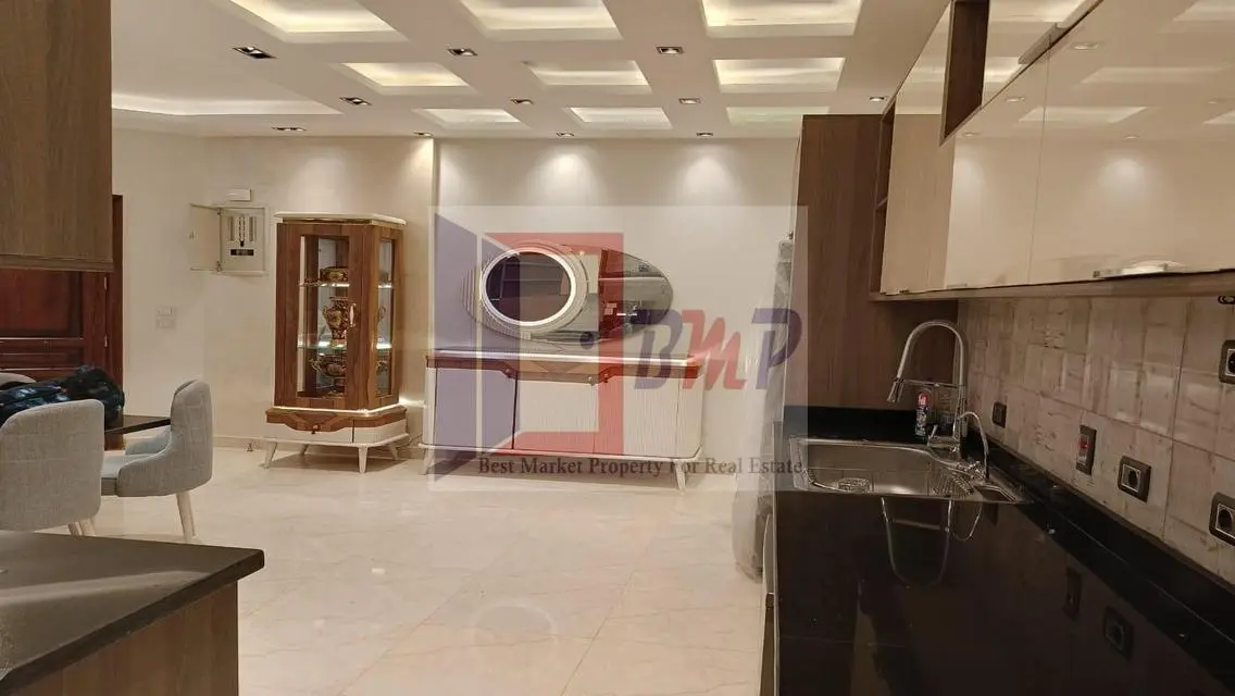شقة فاخرة للإيجار بتسهيلات مميزة