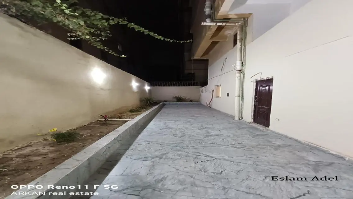 شقة للبيع بحدائق الاهرام ارضي بحديقه ٢٠٠متر