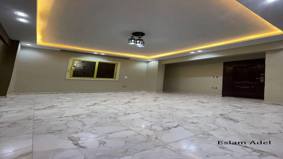 شقة للبيع بحدائق الاهرام ارضي بحديقه ٢٠٠متر