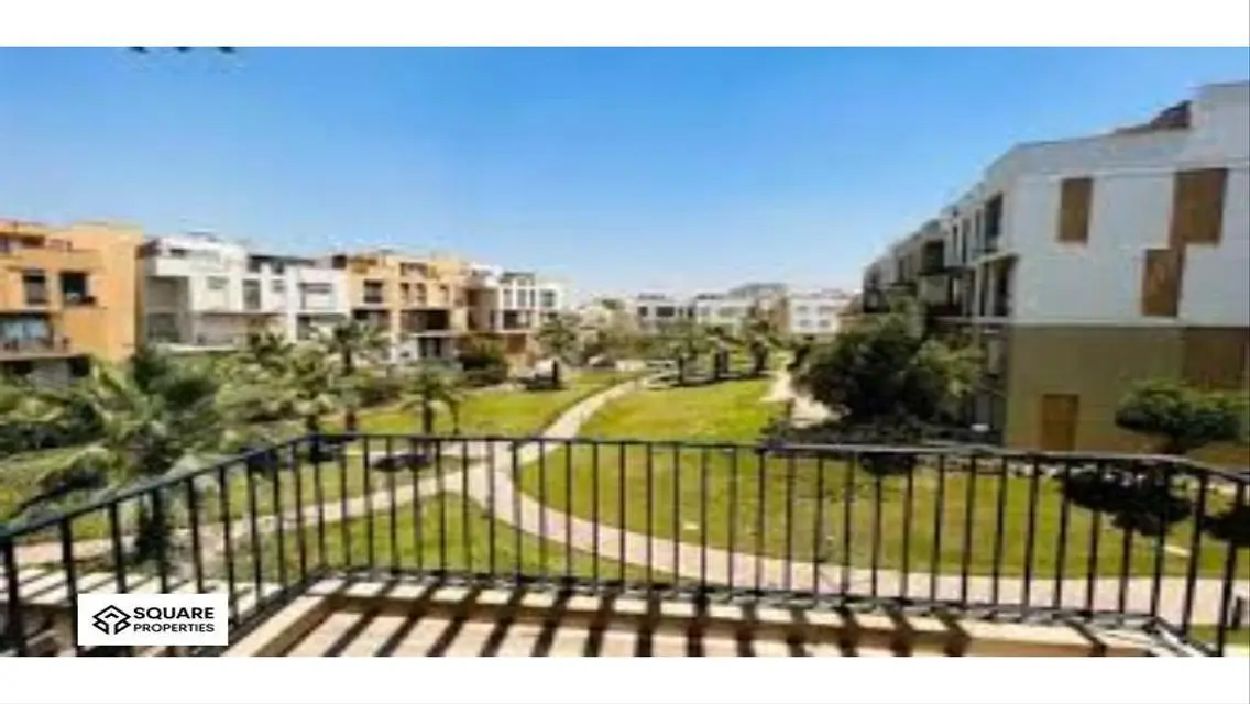 Stunning Villa for Sale in Prime Location with Private Garden and Shared Pool