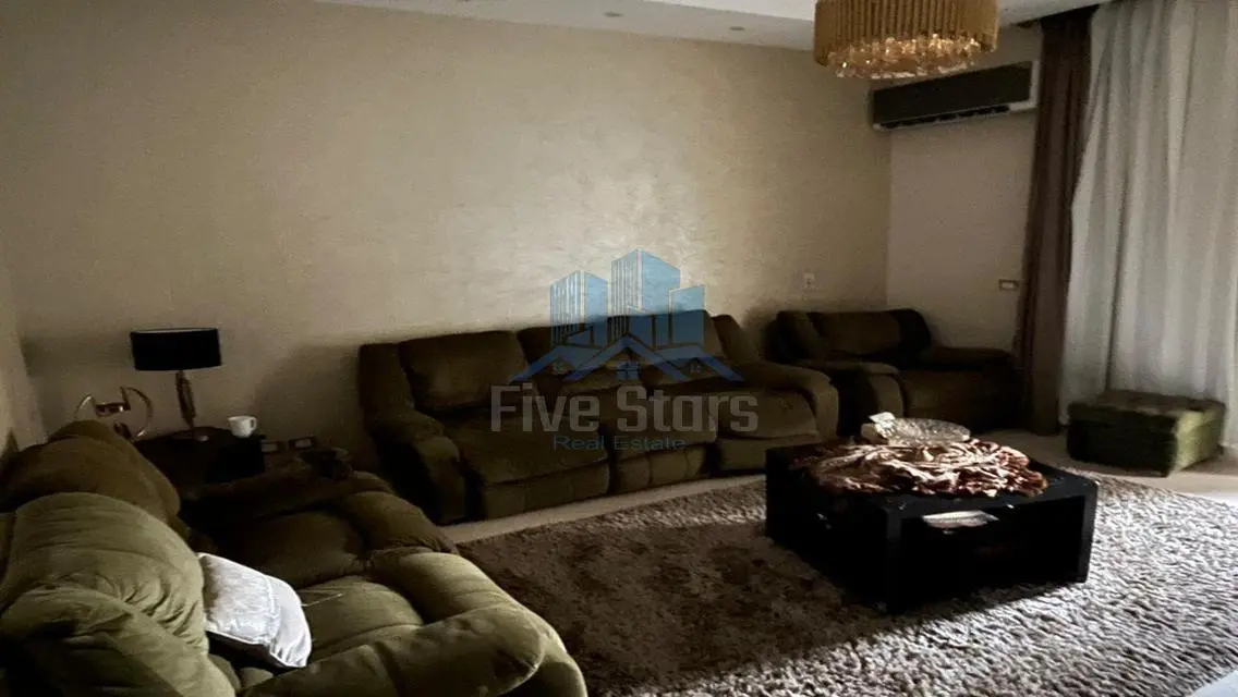 فيلا في موقع ممتاز بتشطيب سوبر لوكس عصري بسعر خيال