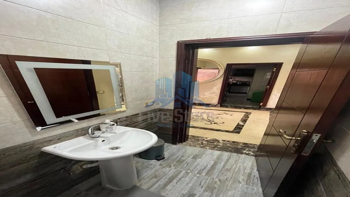 فيلا في موقع ممتاز بتشطيب سوبر لوكس عصري بسعر خيال