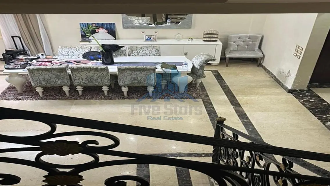فيلا في موقع ممتاز بتشطيب سوبر لوكس عصري بسعر خيال