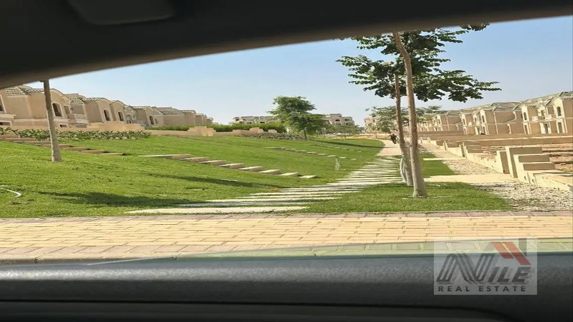 شقه كمبوند لافينير صبور فيو لاند سكيب بسعر لقطة